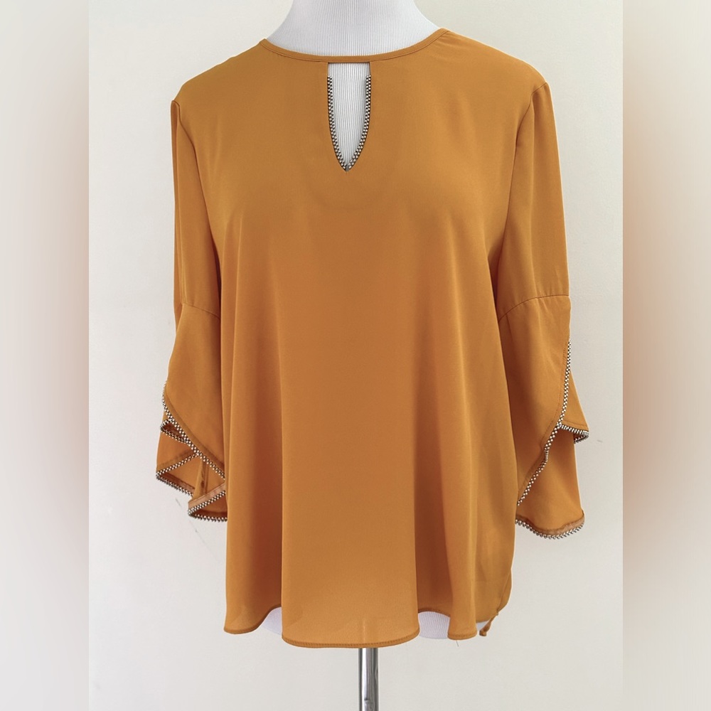 M by MARLED || Tulip Sleeve Mustard Top. Sz. M